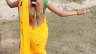 Indian 18 Years Old Village Outdoor Sex In Khet Natural Big Ass Show In Clear hindi Voice